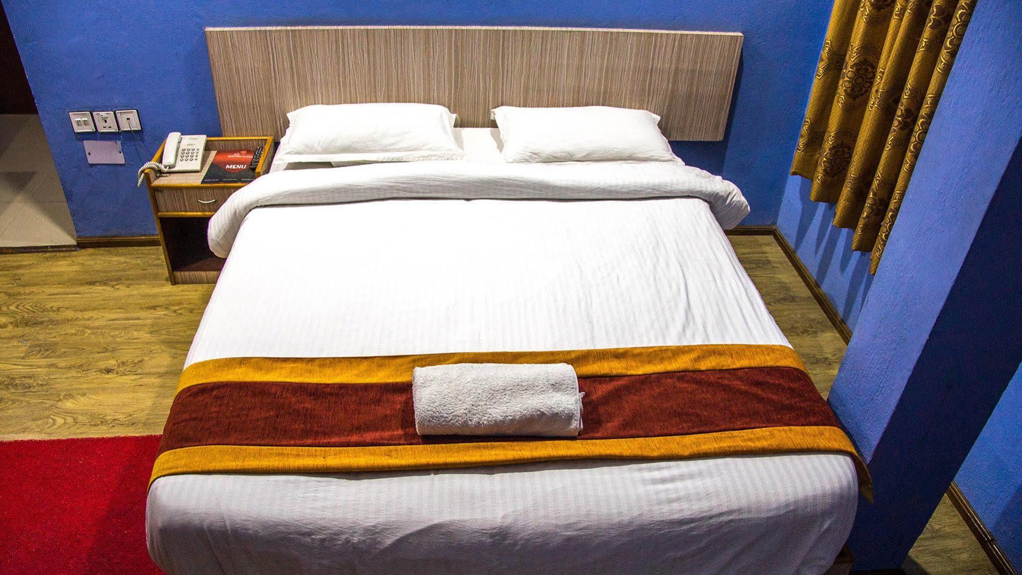 Oyo 789 Hotel Shivam Plaza Kathmandu Exteriör bild